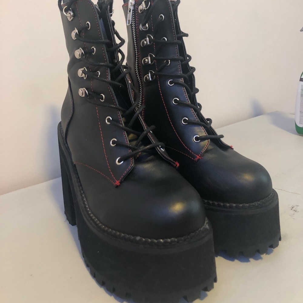 Deathstalker Boots